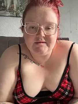 Snapshot of AmberBliss-X chatting on 8, 5, 2026 AmberBliss-X online show from 8, 5, 2026