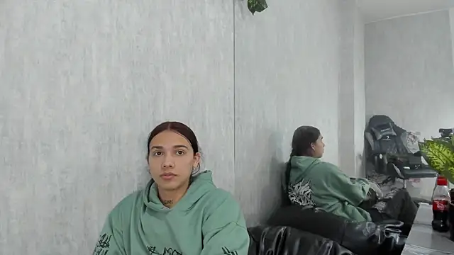 Snapshot of Almaazz chatting on 24, 9, 2025 Almaazz online show from 24, 9, 2025