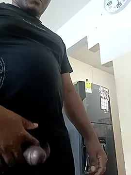 Snapshot of Elsuave28 chatting on 14, 12, 2025 Elsuave28 online show from 14, 12, 2025