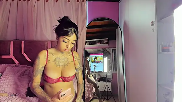 Missmoonstar online show from 5, 11, 2025