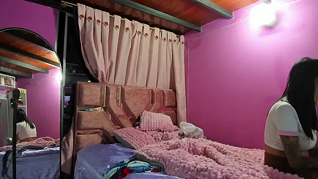 Missmoonstar online show from 11, 11, 2025