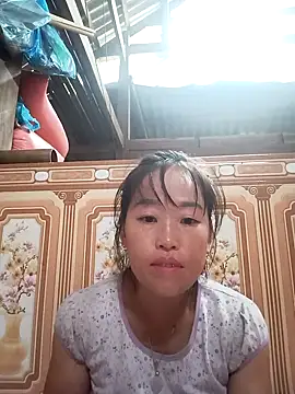 Snapshot of Vuong_x chatting on 16, 9, 2025 Vuong x online show from 16, 9, 2025