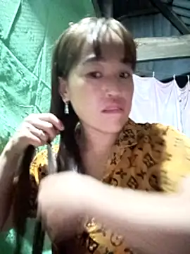 Snapshot of Vuong_x chatting on 6, 10, 2025 Vuong x online show from 6, 10, 2025