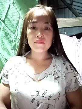 Snapshot of Vuong_x chatting on 10, 10, 2025 Vuong x online show from 10, 10, 2025