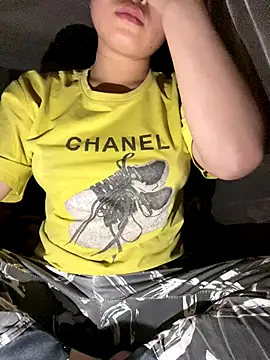 Snapshot of Van_xx chatting on 22, 12, 2025 Van xx online show from 22, 12, 2025