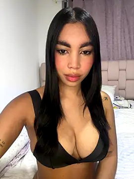 Snapshot of karolaalcendra chatting on 16, 10, 2025 karolaalcendra online show from 16, 10, 2025