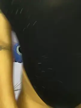 karolaalcendra online show from 2, 4, 2026