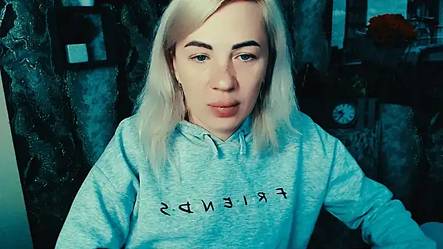 EmmaCat  online show from 27, 10, 2025