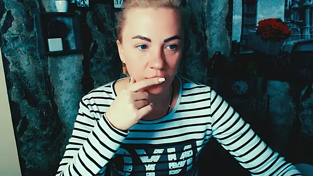 EmmaCat  online show from 10, 11, 2025