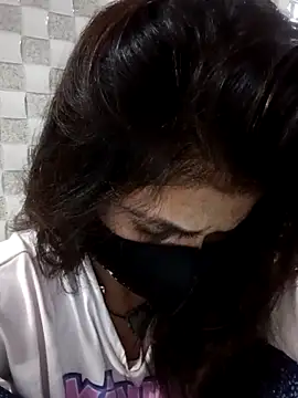 Snapshot of Arti_ chatting on 4, 10, 2025 Arti online show from 4, 10, 2025