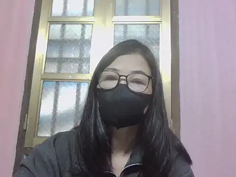 Snapshot of AmyChan086 chatting on 19, 12, 2025 AmyChan086 online show from 19, 12, 2025