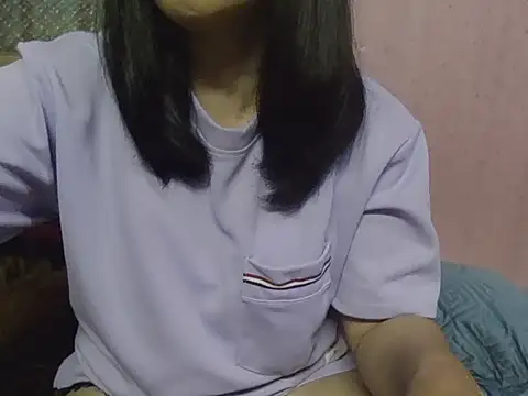 Snapshot of AmyChan086 chatting on 21, 12, 2025 AmyChan086 online show from 21, 12, 2025