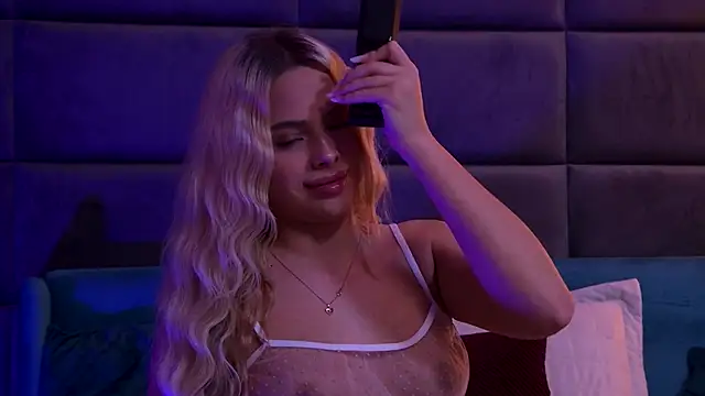 Snapshot of YssabelFox chatting on 7, 11, 2025 YssabelFox online show from 7, 11, 2025