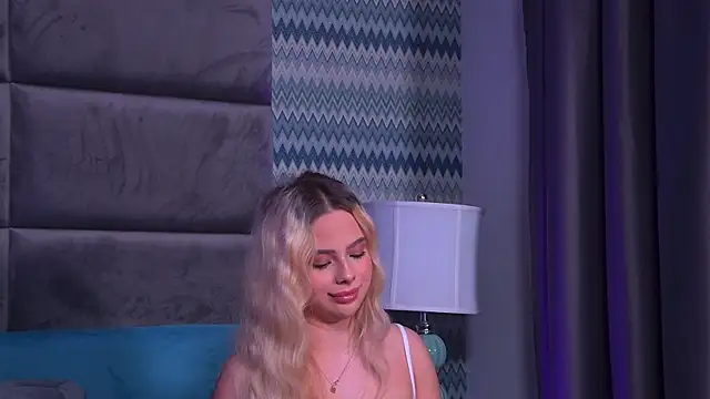 Snapshot of YssabelFox chatting on 30, 11, 2025 YssabelFox online show from 30, 11, 2025