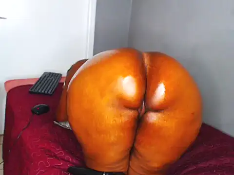 Snapshot of SweetHips95 chatting on 27, 10, 2025 SweetHips95 online show from 27, 10, 2025