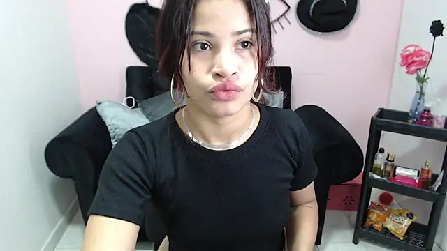 Snapshot of mia_sexgirl chatting on 24, 11, 2025 mia sexgirl online show from 24, 11, 2025