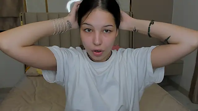 ElizabethParkk online show from 24, 11, 2025