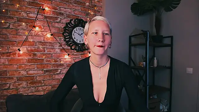 Kim Waite online show from 18, 9, 2025