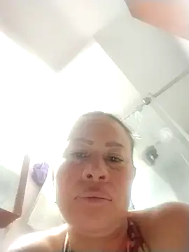 LaraCaliente online show from 1, 10, 2025