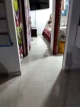 LaraCaliente online show from 27, 11, 2025