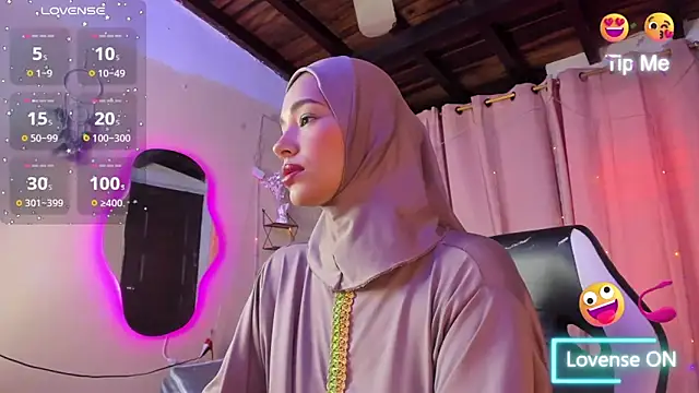 ShanaJamil online show from 18, 9, 2025