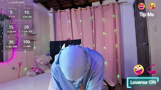 ShanaJamil online show from 3, 2, 2026