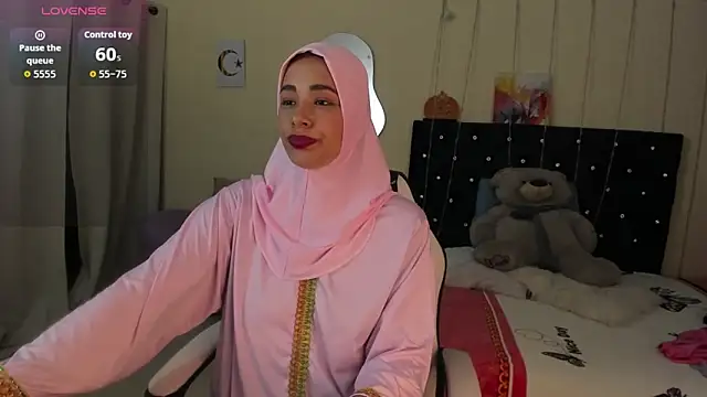 ShanaJamil online show from 9, 4, 2026