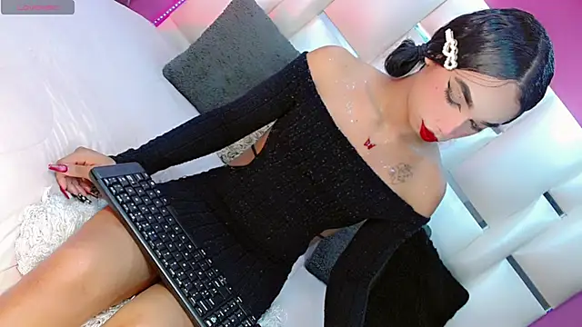 Snapshot of JessiscaWalker chatting on 8, 11, 2025 JessiscaWalker online show from 8, 11, 2025