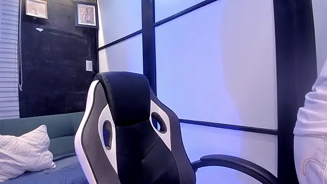 Declan-Fox online show from 6, 10, 2025