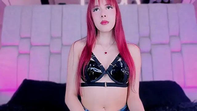 Snapshot of _GigiDoll_ chatting on 13, 11, 2025 GigiDoll online show from 13, 11, 2025