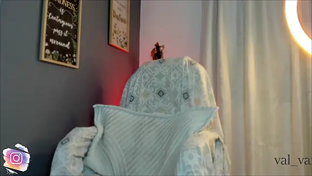 Snapshot of val_varago chatting on 11, 6, 2026 val varago online show from 11, 6, 2026