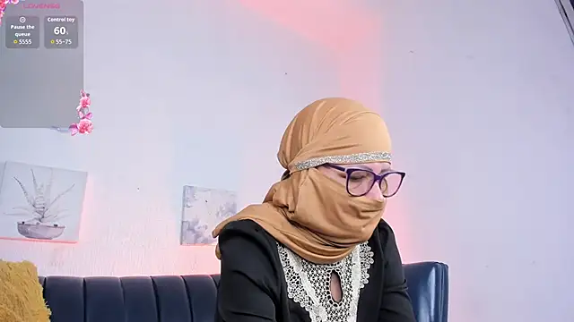Snapshot of zahra_isawii chatting on 18, 9, 2025 zahra isawii online show from 18, 9, 2025