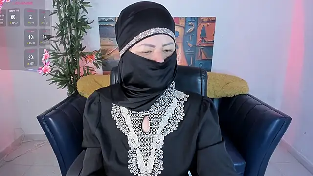 Snapshot of zahra_isawii chatting on 5, 10, 2025 zahra isawii online show from 5, 10, 2025
