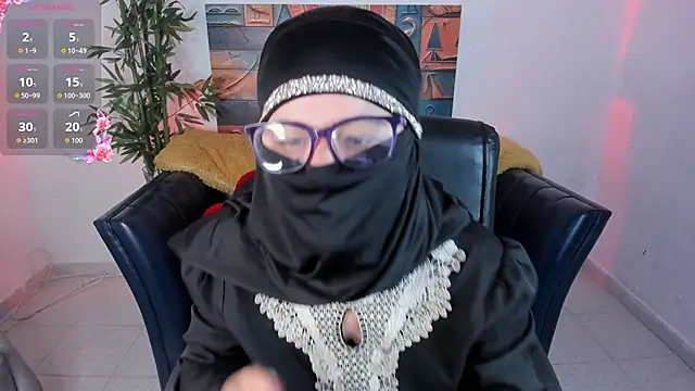 Snapshot of zahra_isawii chatting on 7, 10, 2025 zahra isawii online show from 7, 10, 2025