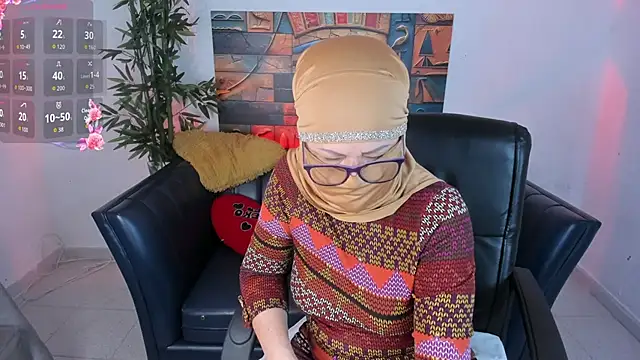 Snapshot of zahra_isawii chatting on 10, 10, 2025 zahra isawii online show from 10, 10, 2025