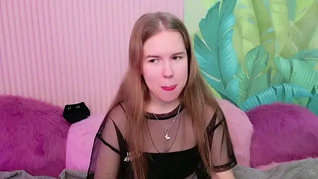 Snapshot of Alida_Brice chatting on 10, 11, 2025 Alida Brice online show from 10, 11, 2025