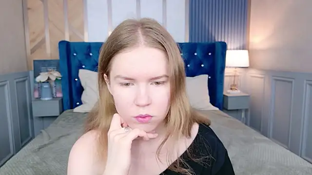 Snapshot of Alida_Brice chatting on 21, 4, 2026 Alida Brice online show from 21, 4, 2026