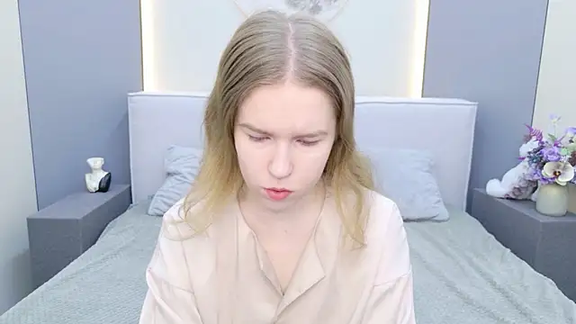 Snapshot of Alida_Brice chatting on 12, 5, 2026 Alida Brice online show from 12, 5, 2026