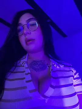 Snapshot of Damian_and_Jennifer chatting on 11, 10, 2025 Damian and Jennifer online show from 11, 10, 2025