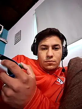 Snapshot of pareja076 chatting on 23, 10, 2025 pareja076 online show from 23, 10, 2025