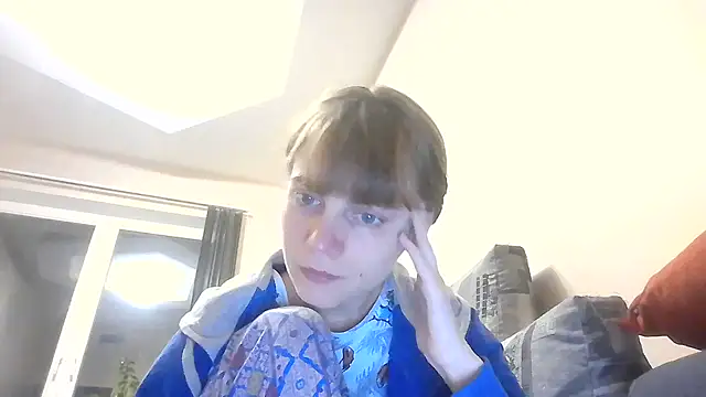 Snapshot of Loriven chatting on 28, 10, 2025 Loriven online show from 28, 10, 2025