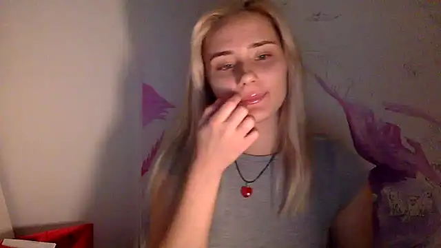 Snapshot of Rosvann chatting on 1, 10, 2025 Rosvann online show from 1, 10, 2025