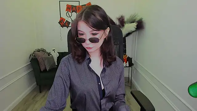 Snapshot of MeLLSawertyq chatting on 31, 10, 2025 MeLLSawertyq online show from 31, 10, 2025