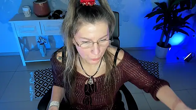 Snapshot of UmaSpace chatting on 30, 11, 2025 UmaSpace online show from 30, 11, 2025