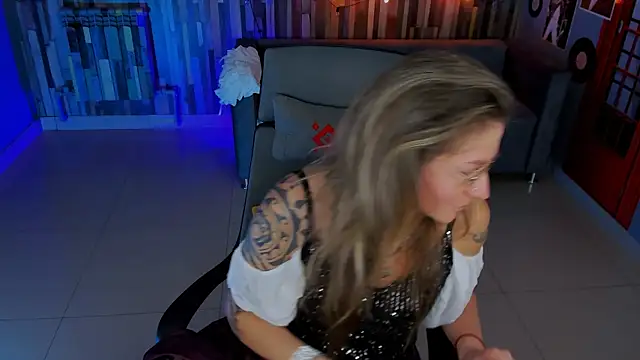 Snapshot of UmaSpace chatting on 1, 12, 2025 UmaSpace online show from 1, 12, 2025