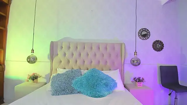 cloehill  online show from 13, 10, 2025