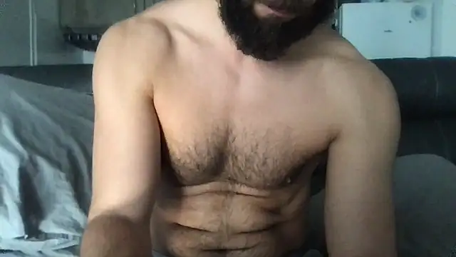 Snapshot of flambeur93 chatting on 12, 11, 2025 flambeur93 online show from 12, 11, 2025