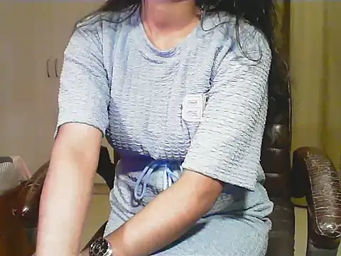 short girl  online show from 11, 1, 2026