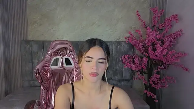 Snapshot of lilith4_s chatting on 14, 5, 2026 lilith4 s online show from 14, 5, 2026