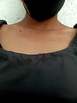 Snapshot of Aaisha-16 chatting on 14, 11, 2025 Aaisha-16 online show from 14, 11, 2025